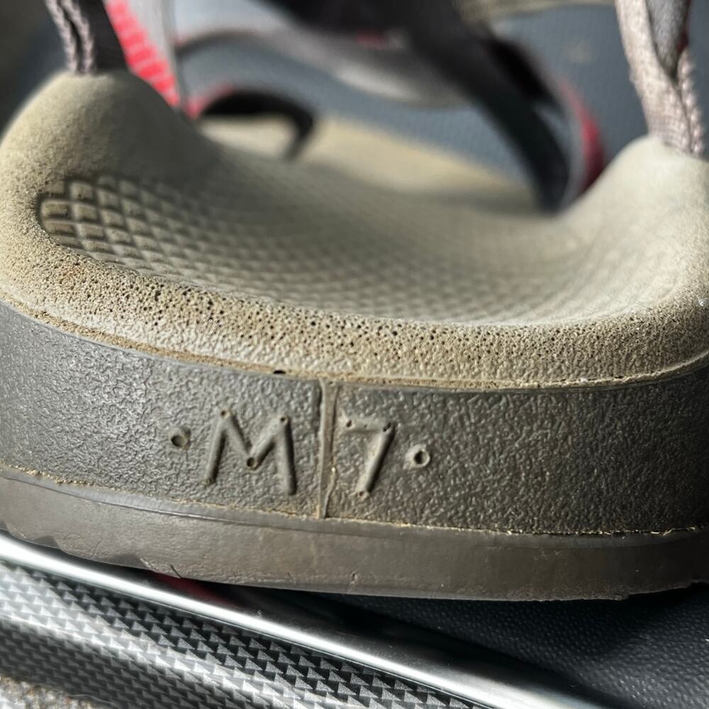 Chaco Women’s Sandals Sz 7M Gray/ Red Adjustable Straps Hiking Outdoor EUC - Picture 5 of 6